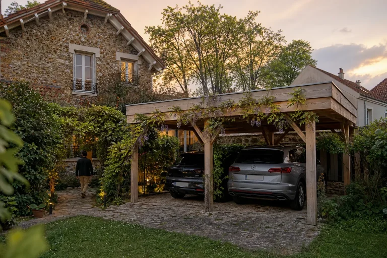 Carport végétalisé en Île-de-France